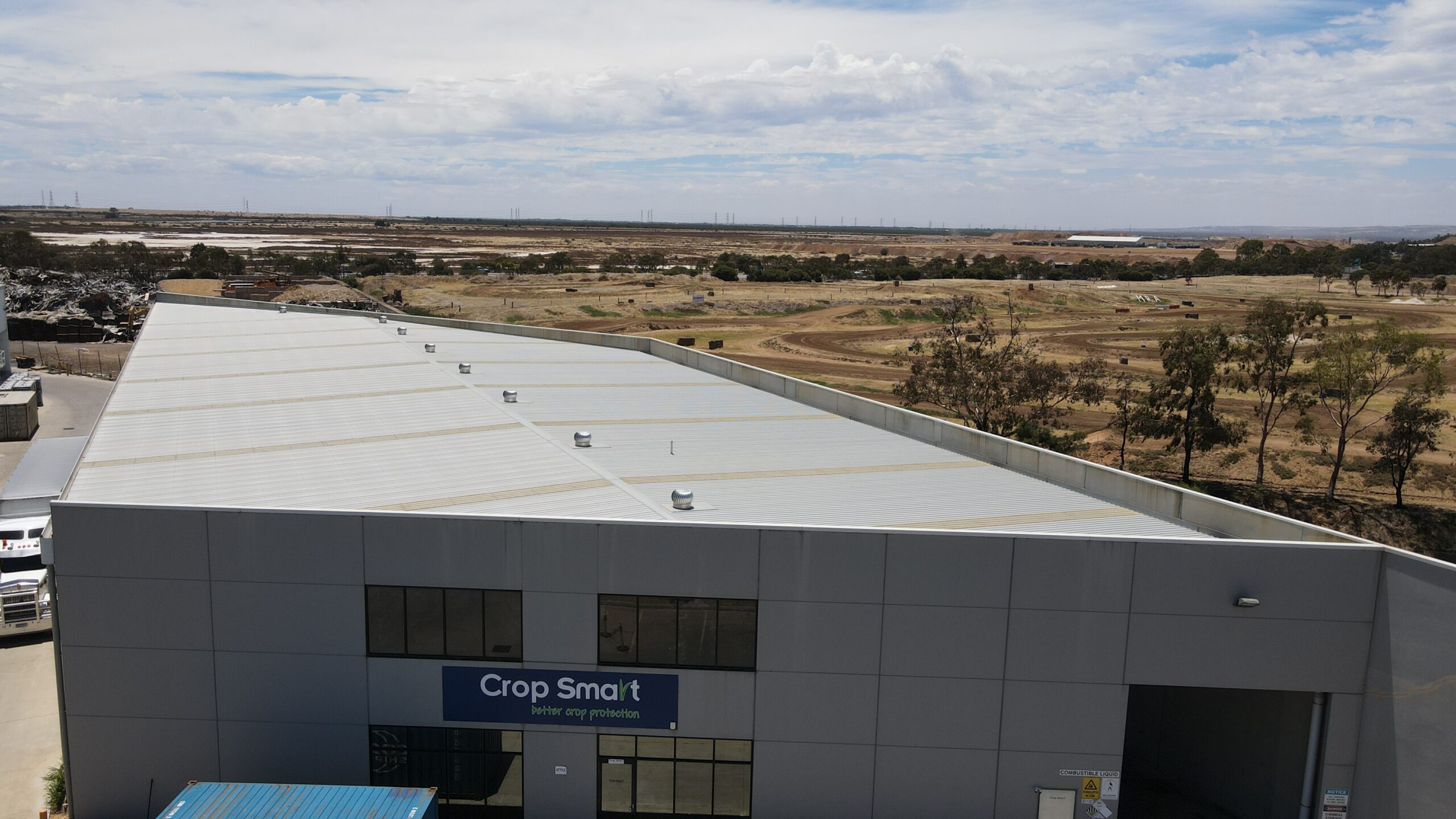 Neutral-Toned Colorbond Roofing Residential property with Colorbond roofing in a neutral tone